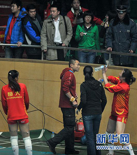  罗马主场球迷冲突遭处罚  
