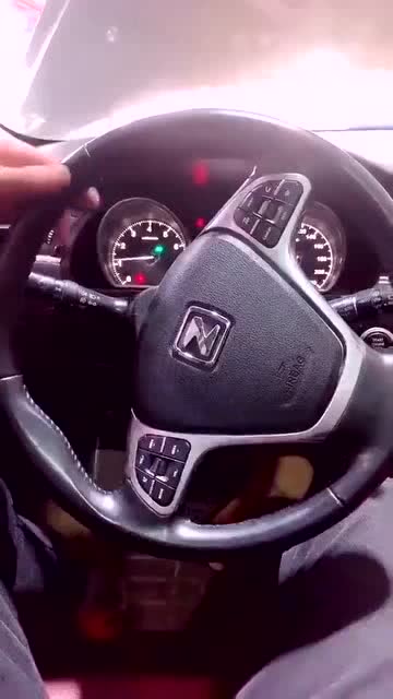 方向盘转动城市脉动